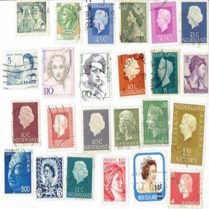 24 DIFFERENT QUEENS HEAD STAMPS AM116
