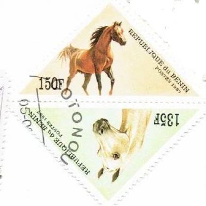 REPUBLIC OF BENIN 1997 TRIANGLE SHAPED HORSE THEME  STAMP WS 1