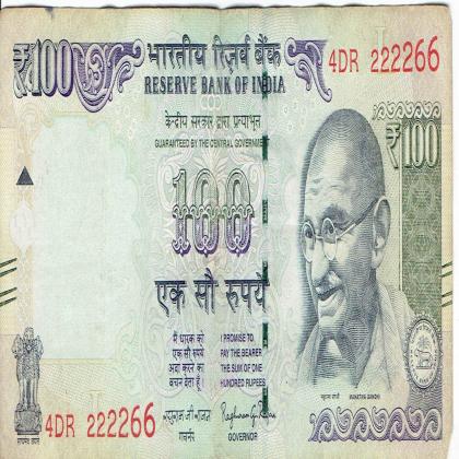 RUPEES 100 FANCY NUMBER 222266 SIGNED BY RAGHURAM RAJAN BANK NOTE SL NO 4DR 222266